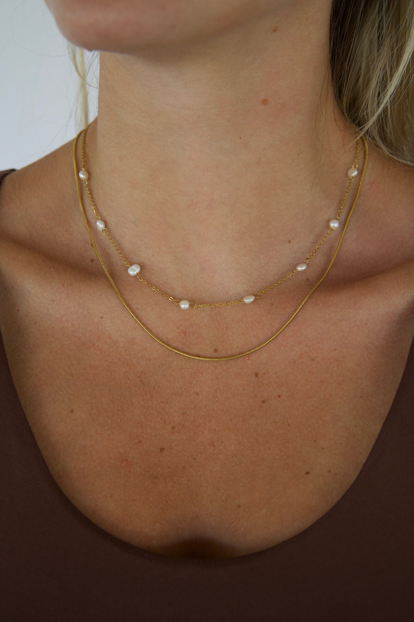 DAINTY PEARL NECKLACE