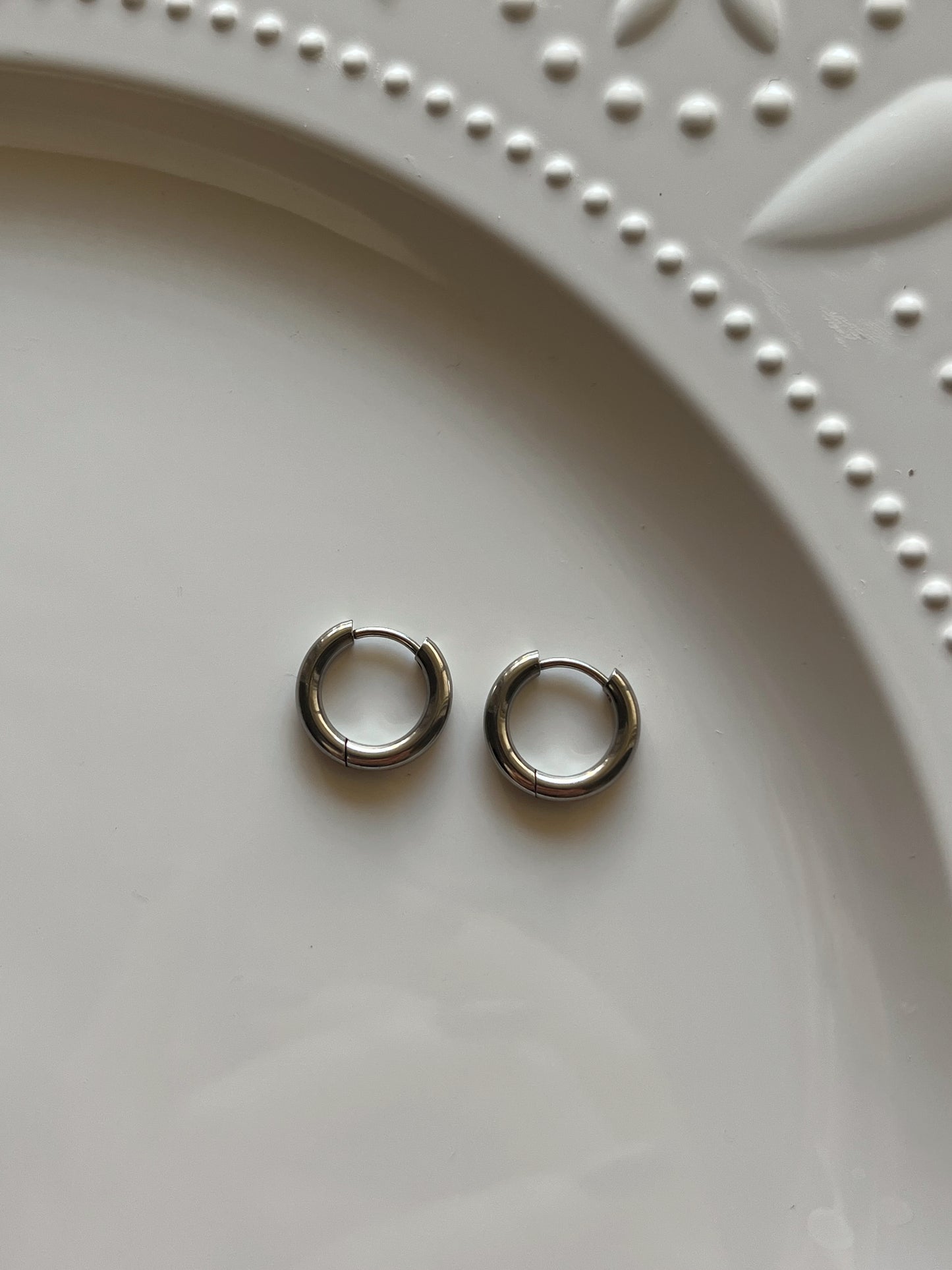 SILVER SIMPLE HOOP