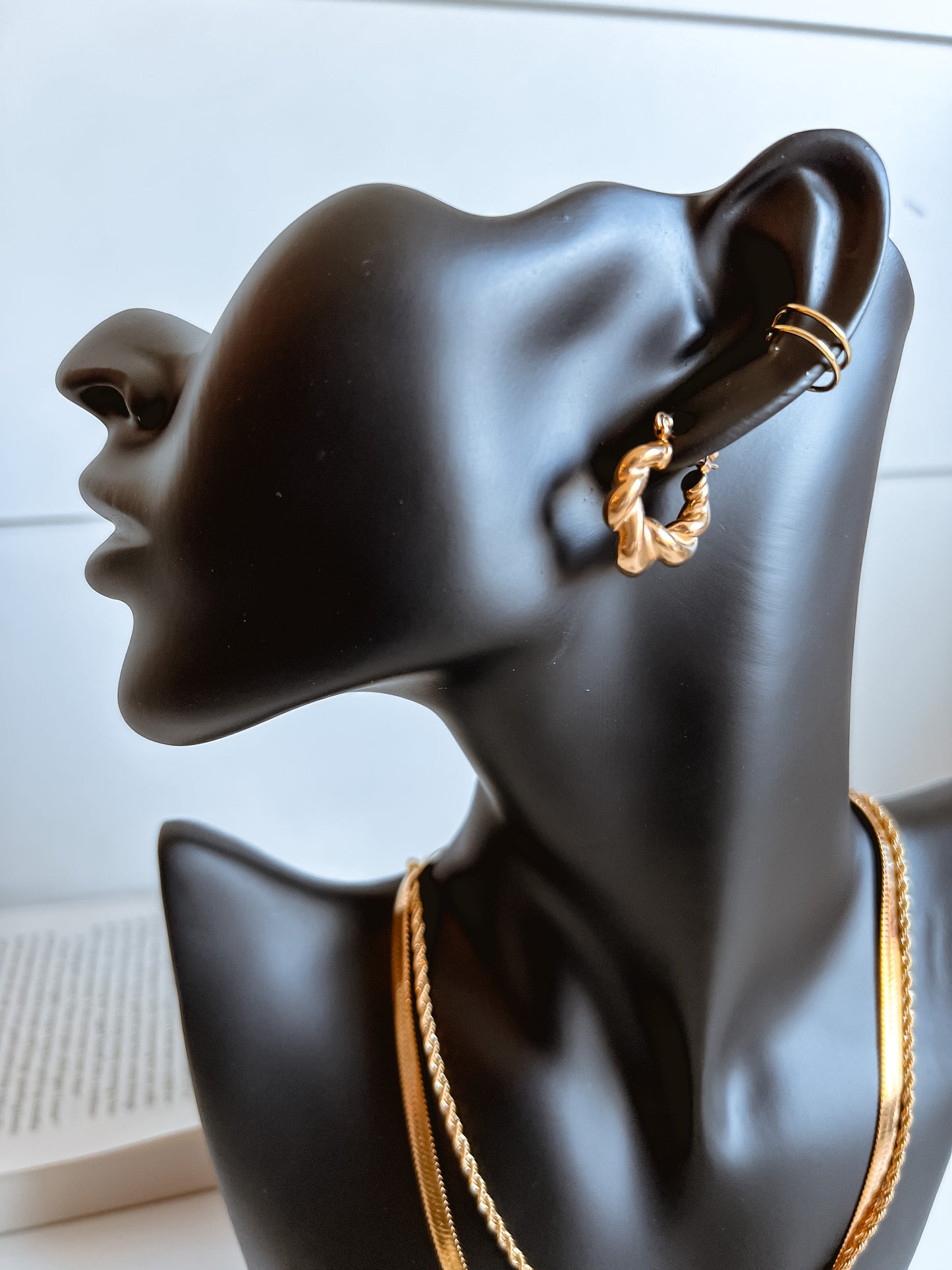 GOLD OPEN EAR CUFF