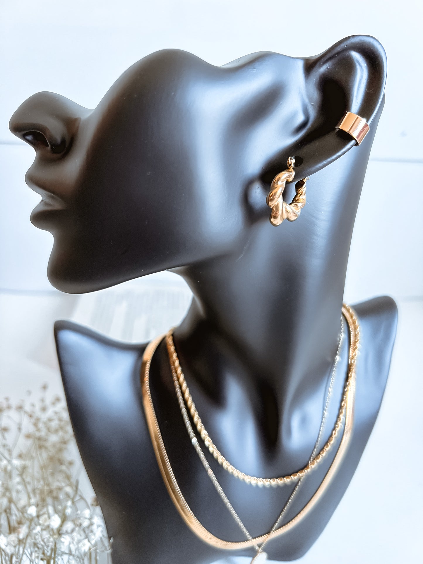 GOLD THICK BOLD EAR CUFF